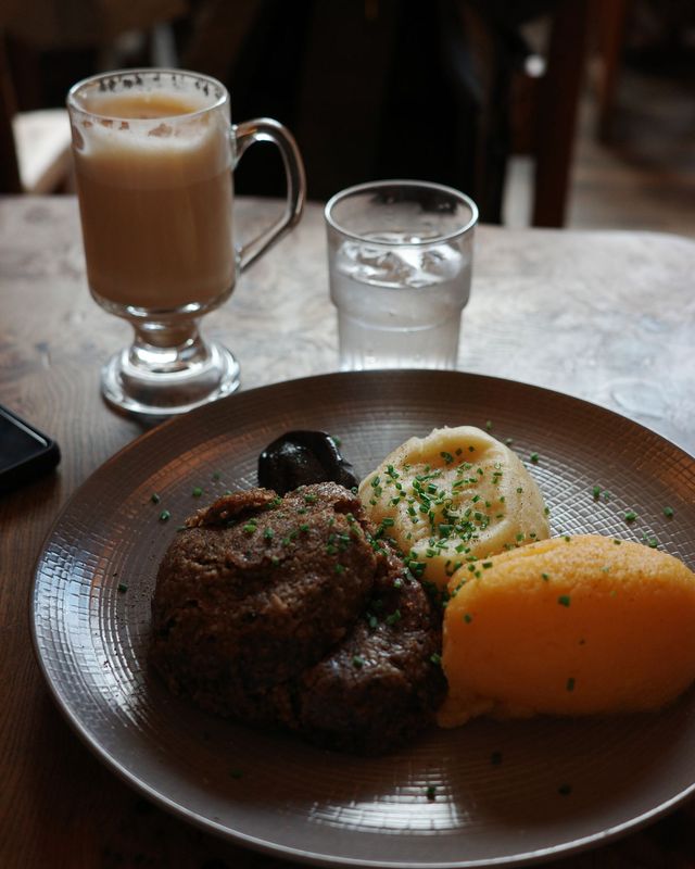 Haggis, neeps and tatties