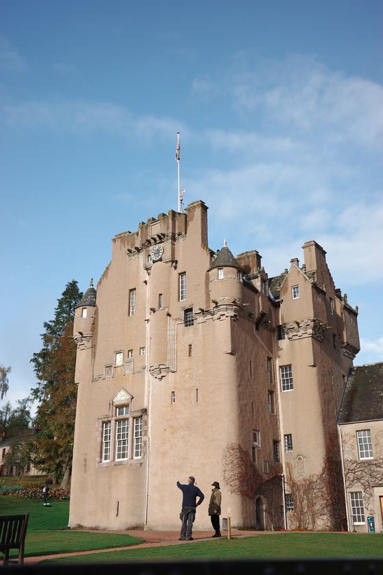 Crathes Castle: Castle facade beneath a blue sky