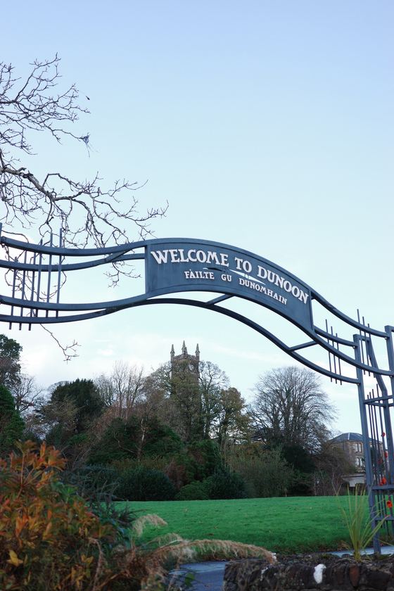 Dunoon: Dunoon arch framing the park