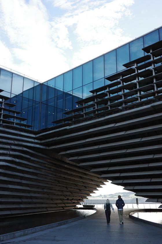 Dundee: angular museum walls framing walkway