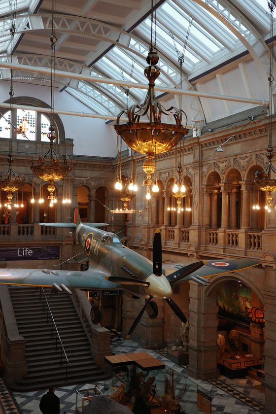 Kelvingrove: Aircraft beneath ornate museum roof