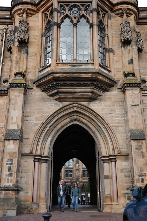 University of Glasgow: Gothic arch framing the courtyard