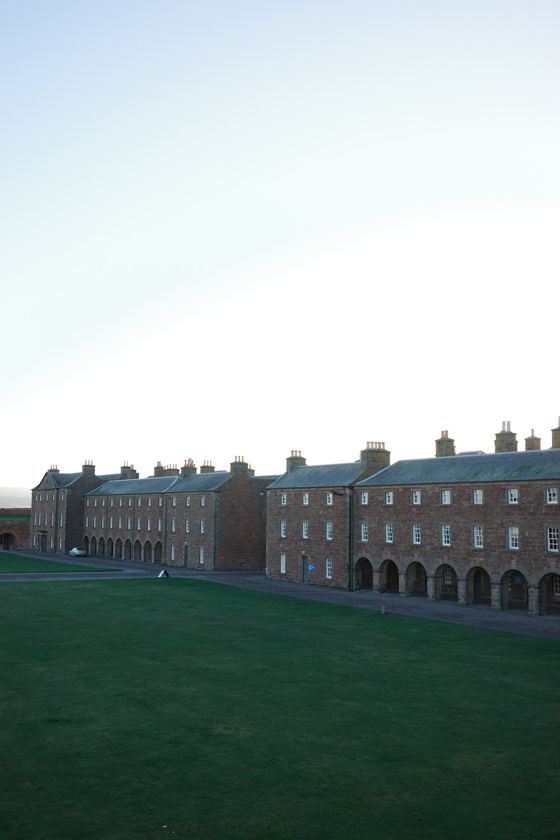 Culloden and Fort George: Long brick barracks across courtyard