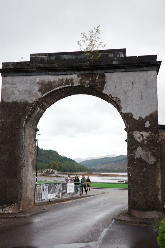 Inveraray: Stone arch framing the loch