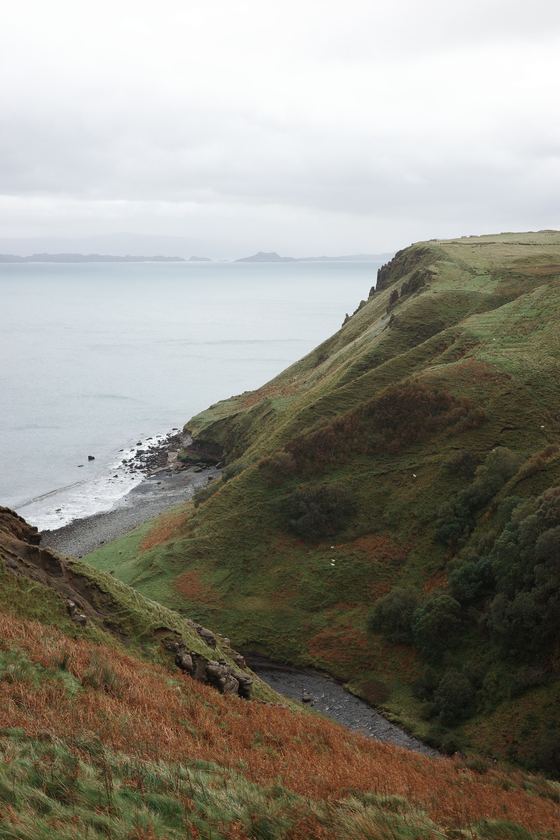 Creag an Fhèilidh: Grassy headland curving into sea