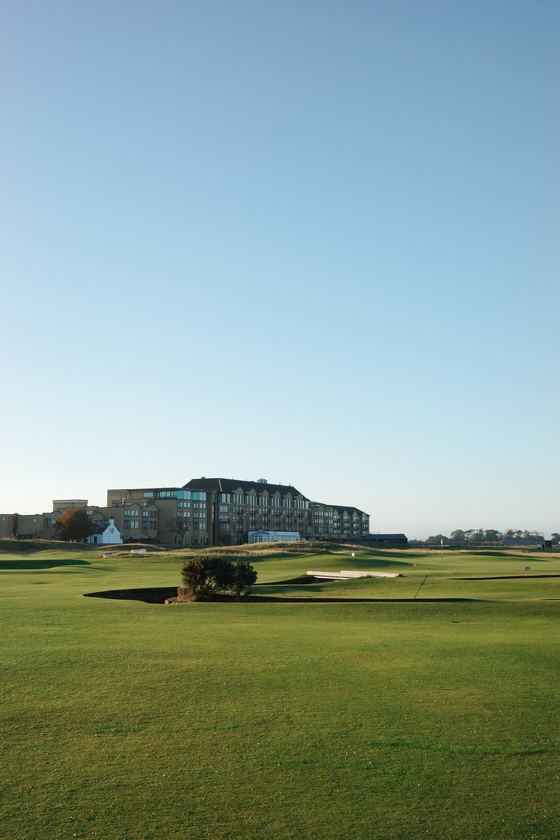Old Course: Wide fairway with distant clubhouse