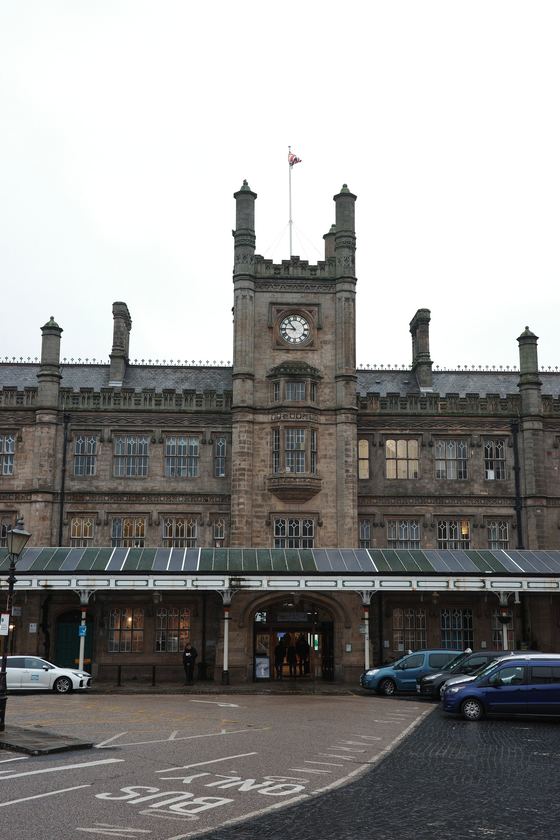 Shrewsbury and Church Stretton: Shrewsbury station facade in soft light