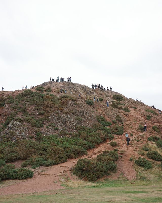 R Edinburgh Arthur S Seat