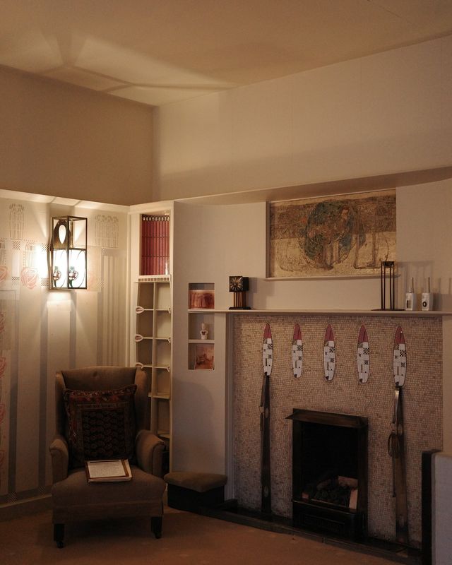 R Lomund Hill House Hill House